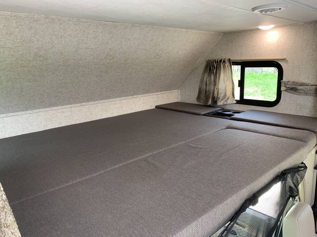 UPGRADE: RV EXPERIENCE (FOR 4 PEOPLE)