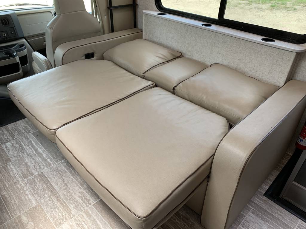 UPGRADE: RV EXPERIENCE (FOR 4 PEOPLE)