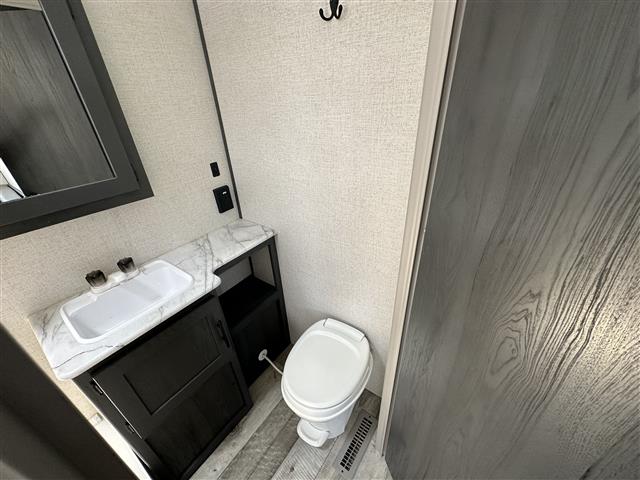 UPGRADE: RV EXPERIENCE (FOR 4 PEOPLE)