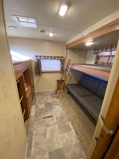 UPGRADE: RV EXPERIENCE (FOR 3 PEOPLE)