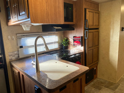 UPGRADE: RV EXPERIENCE (FOR 3 PEOPLE)