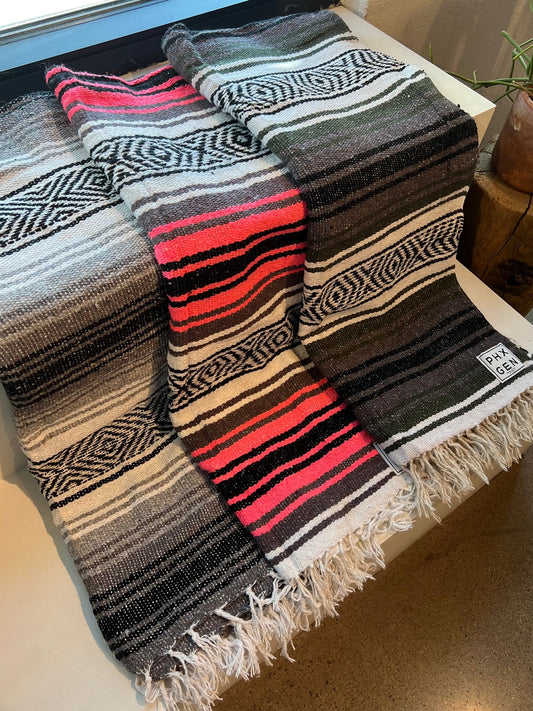 Souvenir Falsa Blankets