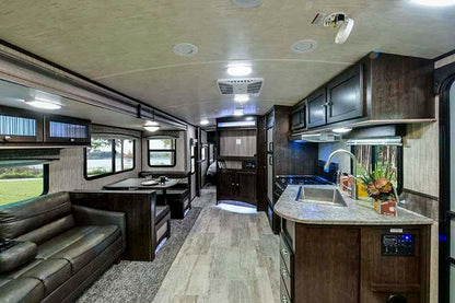 UPGRADE: RV EXPERIENCE (FOR 2 PEOPLE)