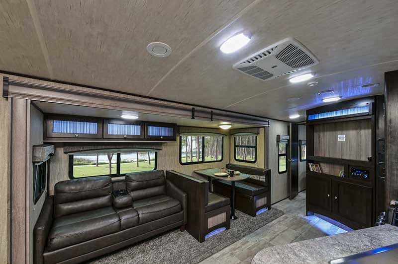 UPGRADE: RV EXPERIENCE (FOR 2 PEOPLE)