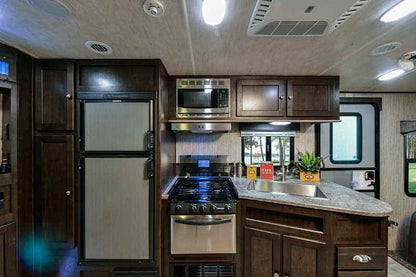 UPGRADE: RV EXPERIENCE (FOR 2 PEOPLE)